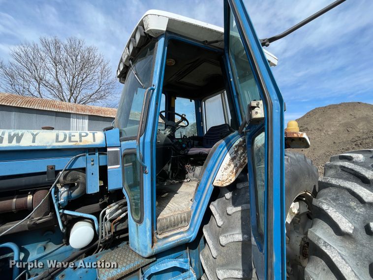 image for item II9354 Ford TW-15  tractor