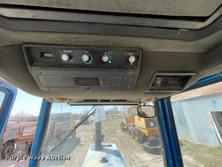 image for item II9354 Ford TW-15  tractor