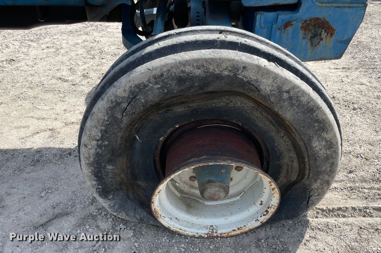 image for item II9354 Ford TW-15  tractor