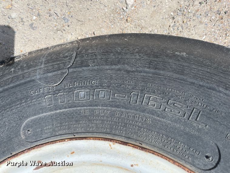 image for item II9354 Ford TW-15  tractor