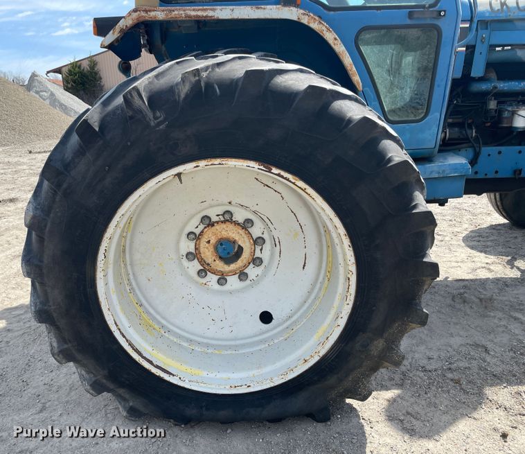 image for item II9354 Ford TW-15  tractor