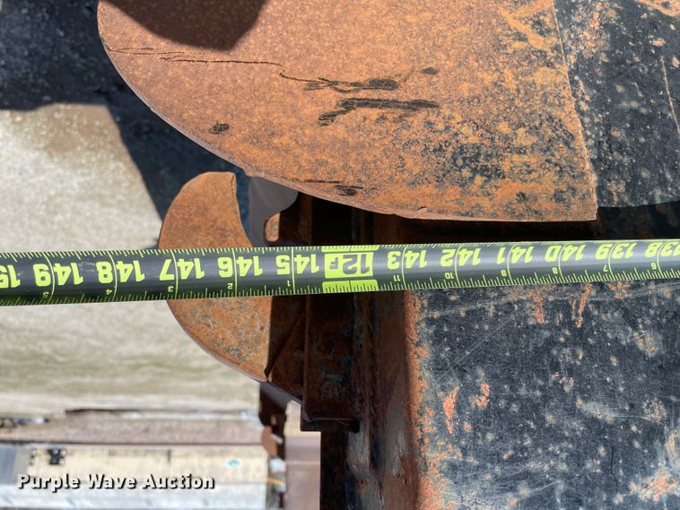 image for item II9355 1995 Ford L8000  dump truck