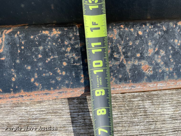 image for item II9355 1995 Ford L8000  dump truck