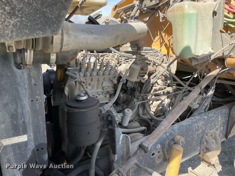 image for item II9355 1995 Ford L8000  dump truck