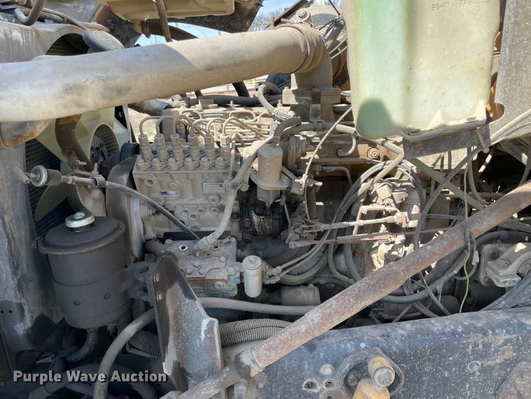 image for item II9355 1995 Ford L8000  dump truck