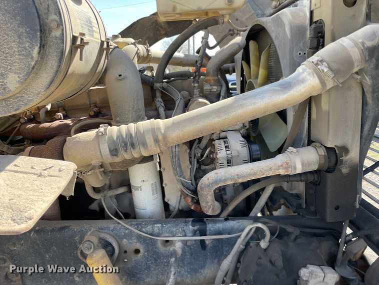 image for item II9355 1995 Ford L8000  dump truck