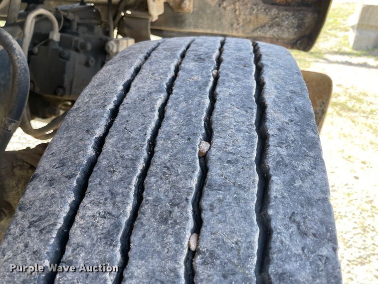 image for item II9355 1995 Ford L8000  dump truck