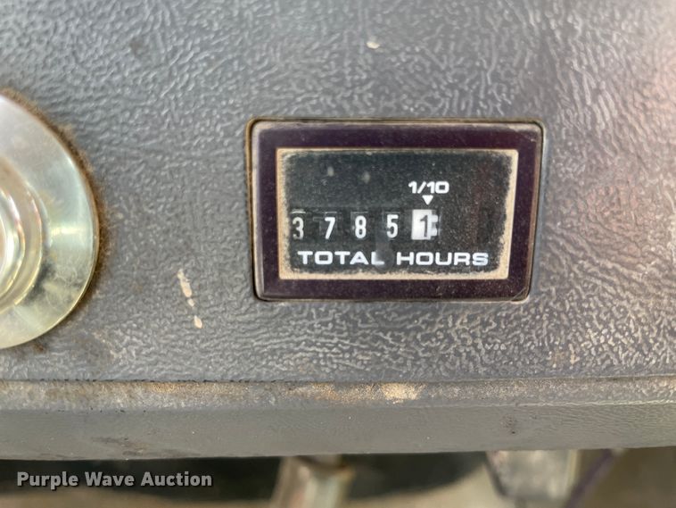 image for item II9356 1995 Ford L8000  dump truck