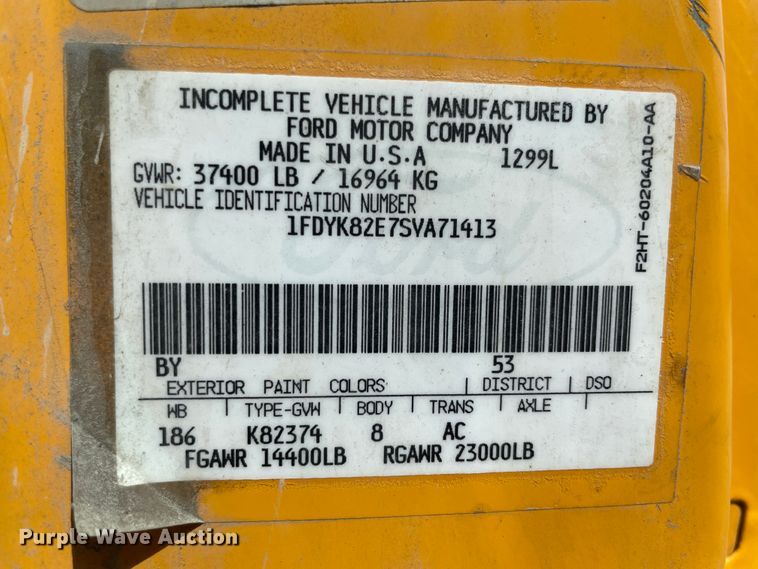 image for item II9356 1995 Ford L8000  dump truck