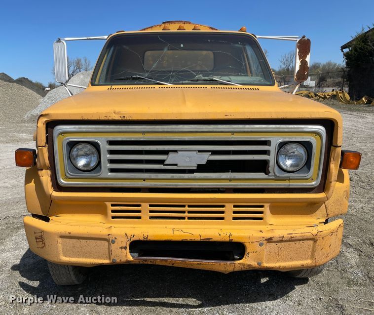 image for item II9357 1986 Chevrolet C50  water truck
