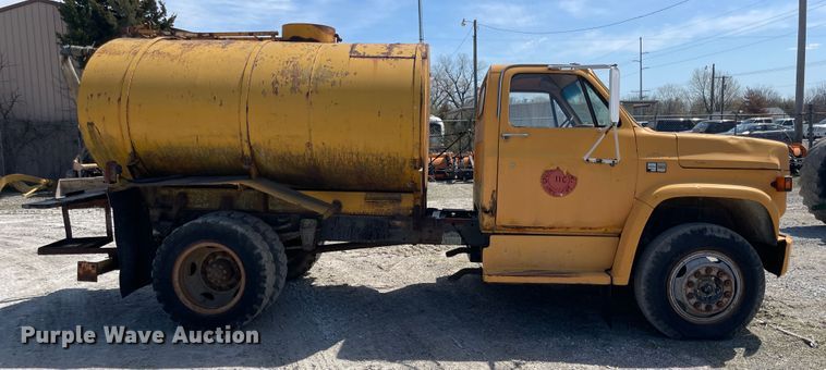 image for item II9357 1986 Chevrolet C50  water truck