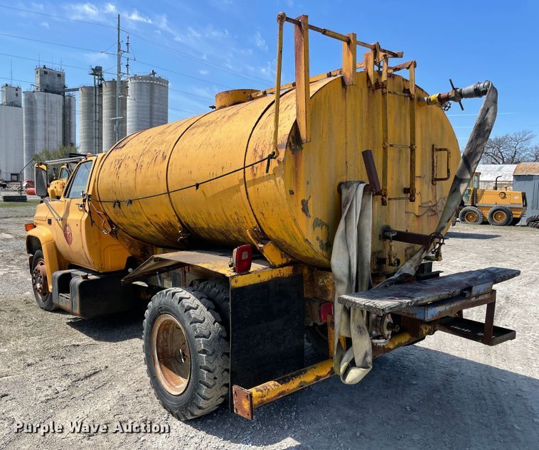 image for item II9357 1986 Chevrolet C50  water truck