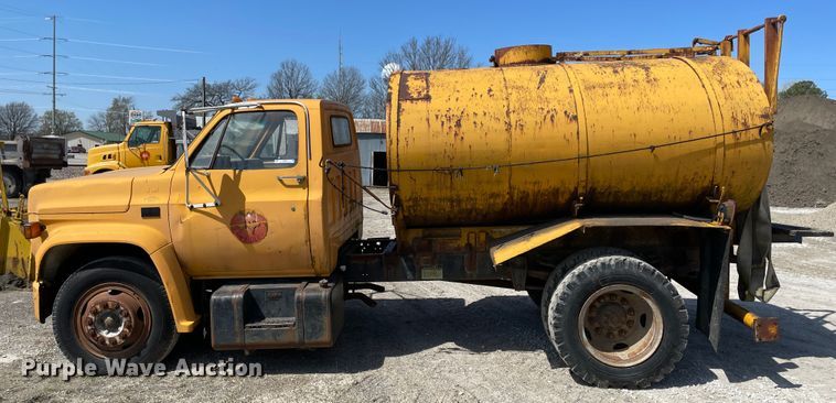 image for item II9357 1986 Chevrolet C50  water truck