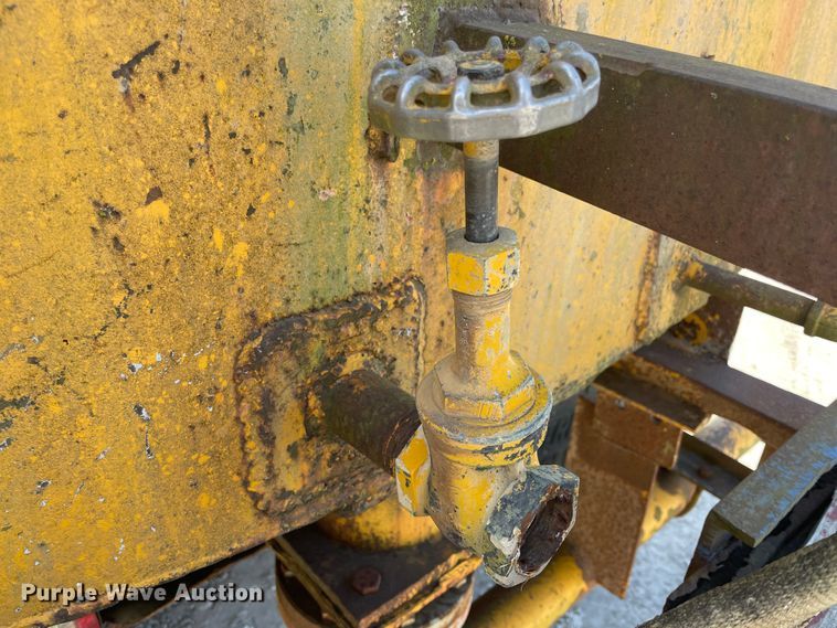 image for item II9357 1986 Chevrolet C50  water truck