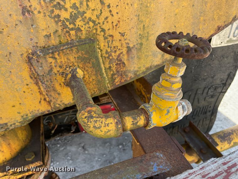 image for item II9357 1986 Chevrolet C50  water truck