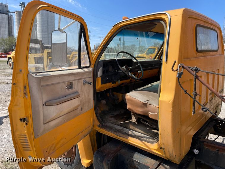 image for item II9357 1986 Chevrolet C50  water truck