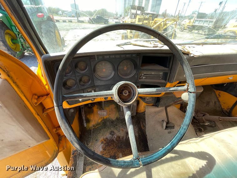 image for item II9357 1986 Chevrolet C50  water truck