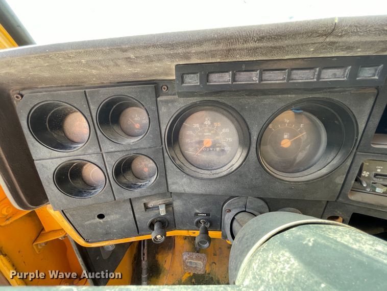 image for item II9357 1986 Chevrolet C50  water truck