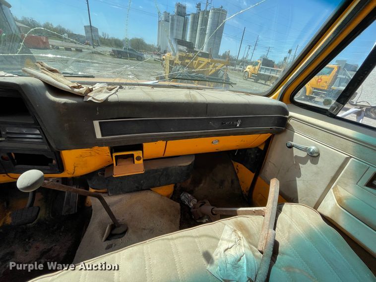 image for item II9357 1986 Chevrolet C50  water truck