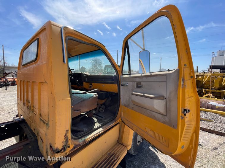 image for item II9357 1986 Chevrolet C50  water truck