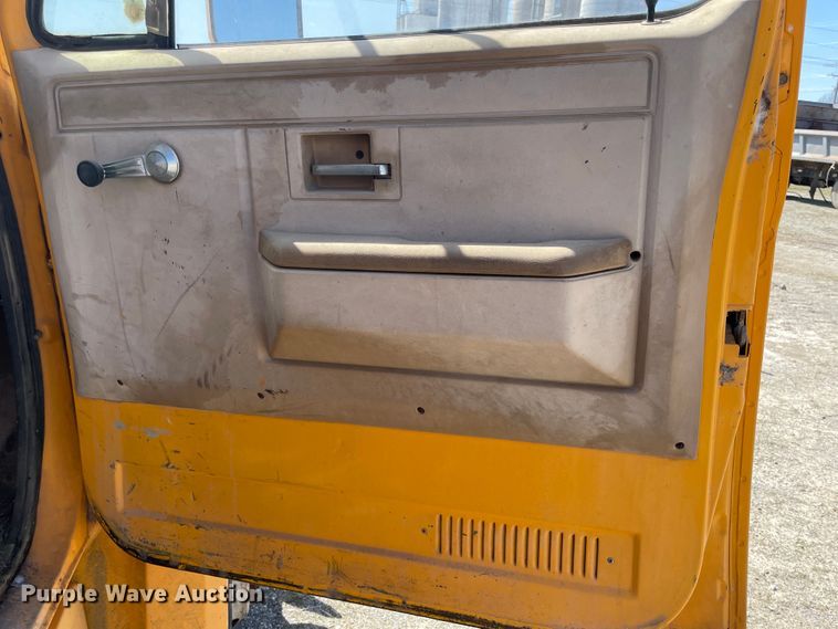 image for item II9357 1986 Chevrolet C50  water truck