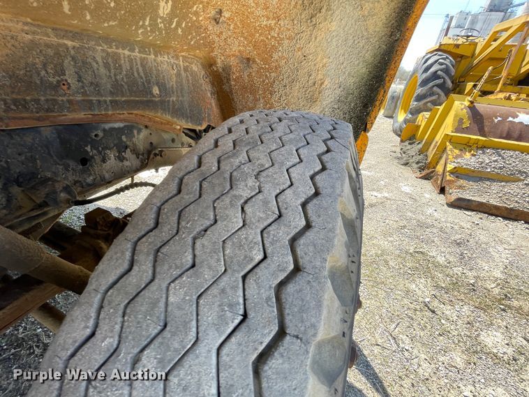 image for item II9357 1986 Chevrolet C50  water truck