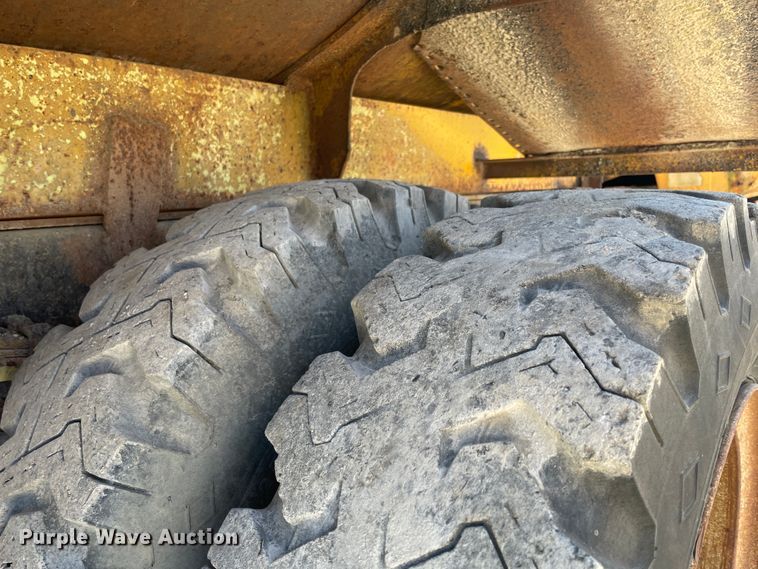 image for item II9357 1986 Chevrolet C50  water truck