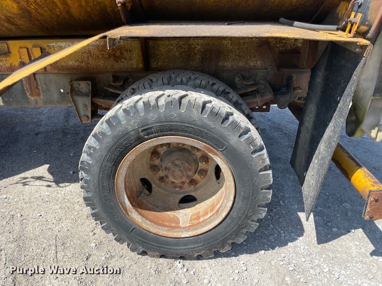 image for item II9357 1986 Chevrolet C50  water truck