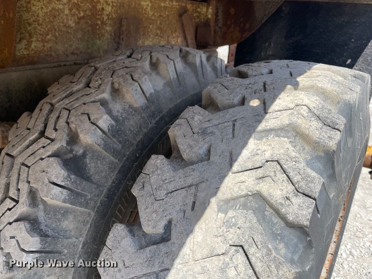 image for item II9357 1986 Chevrolet C50  water truck