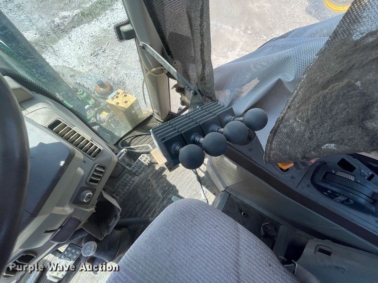 image for item II9358 John Deere 6420  tractor