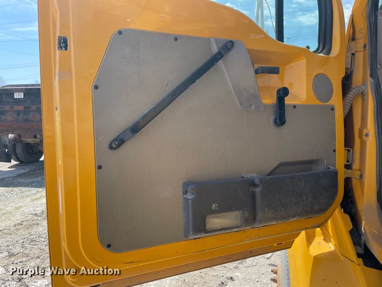 image for item II9360 2006 Sterling L-Line  dump truck