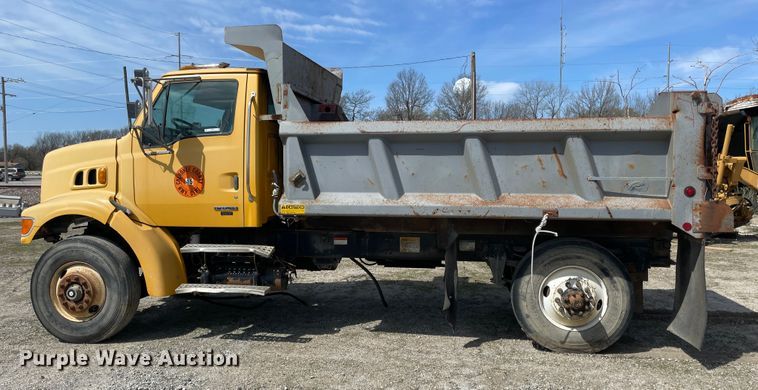 image for item II9361 2005 Sterling L-Line  dump truck