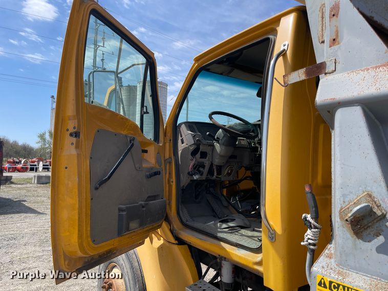 image for item II9361 2005 Sterling L-Line  dump truck