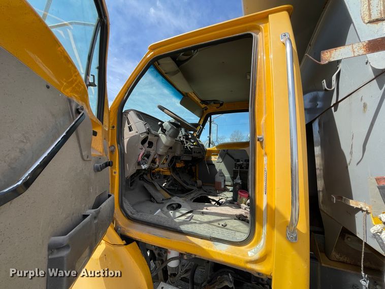 image for item II9361 2005 Sterling L-Line  dump truck