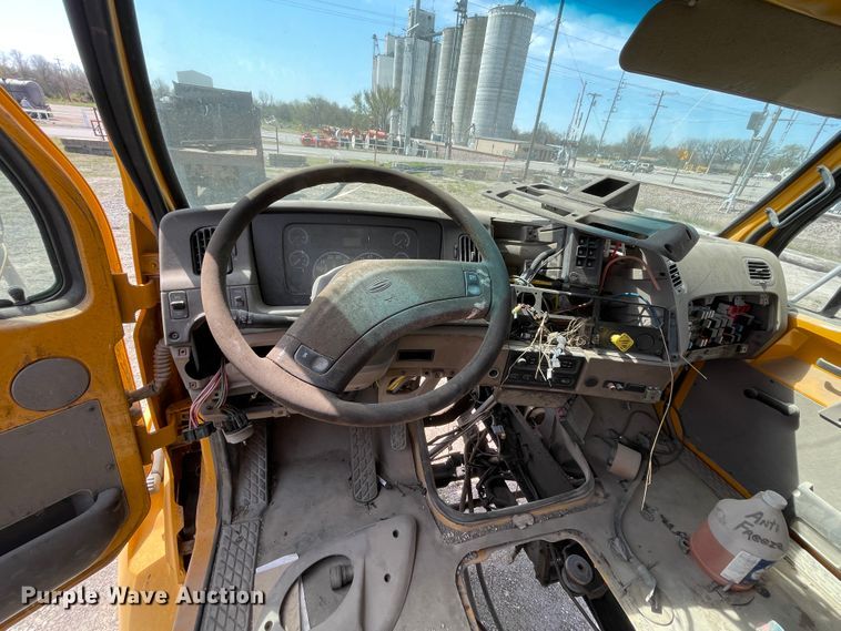 image for item II9361 2005 Sterling L-Line  dump truck