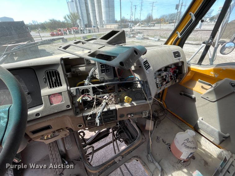 image for item II9361 2005 Sterling L-Line  dump truck