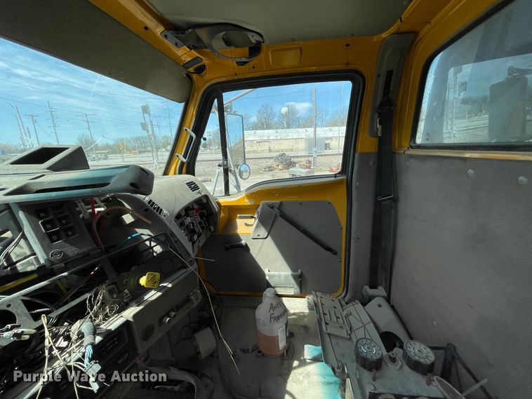 image for item II9361 2005 Sterling L-Line  dump truck