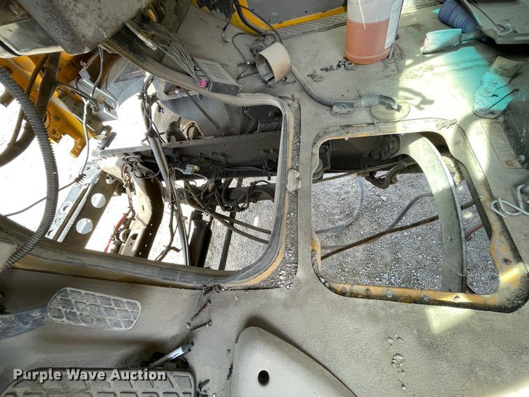 image for item II9361 2005 Sterling L-Line  dump truck