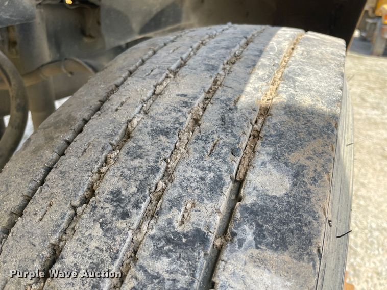 image for item II9361 2005 Sterling L-Line  dump truck