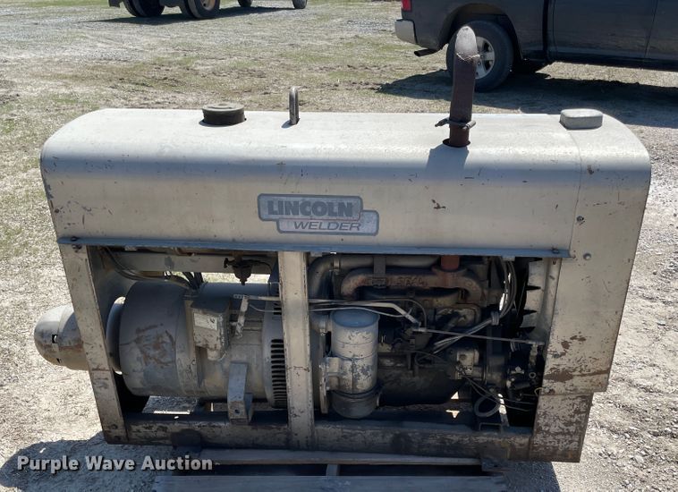 image for item II9364 Lincoln SA-200  welder