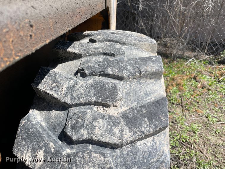 image for item II9365 Mustang 940  skid steer loader