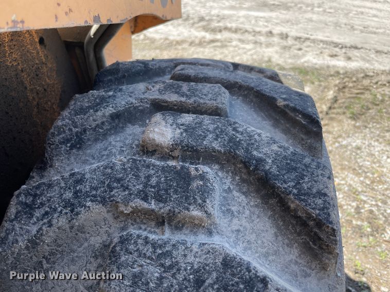 image for item II9365 Mustang 940  skid steer loader