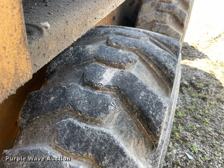 image for item II9365 Mustang 940  skid steer loader