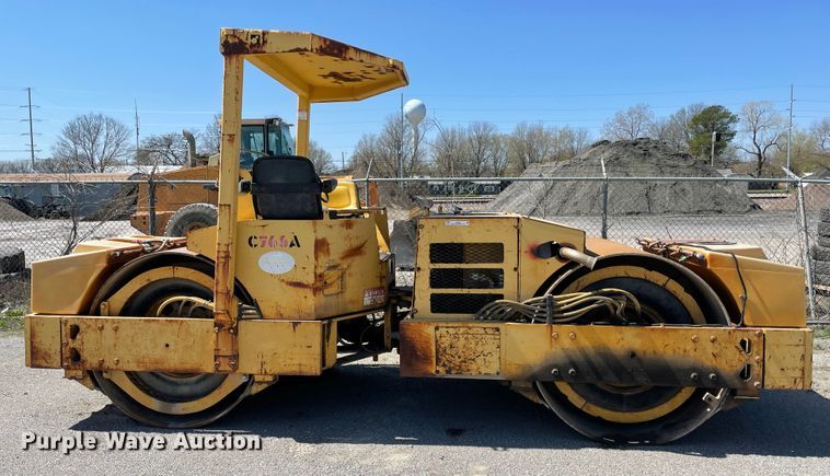 image for item II9366 Hyster C766A  double drum roller compactor
