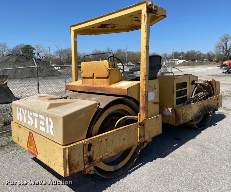 image for item II9366 Hyster C766A  double drum roller compactor