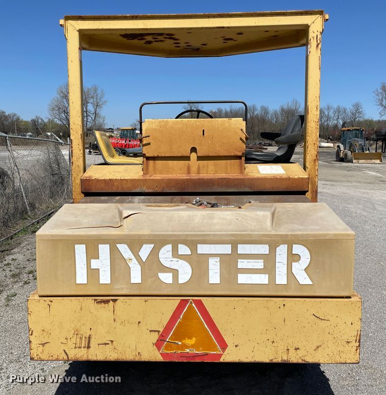 image for item II9366 Hyster C766A  double drum roller compactor