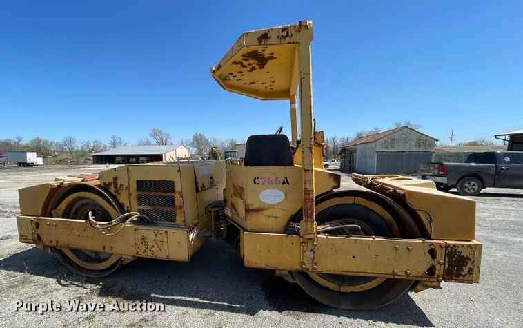 image for item II9366 Hyster C766A  double drum roller compactor