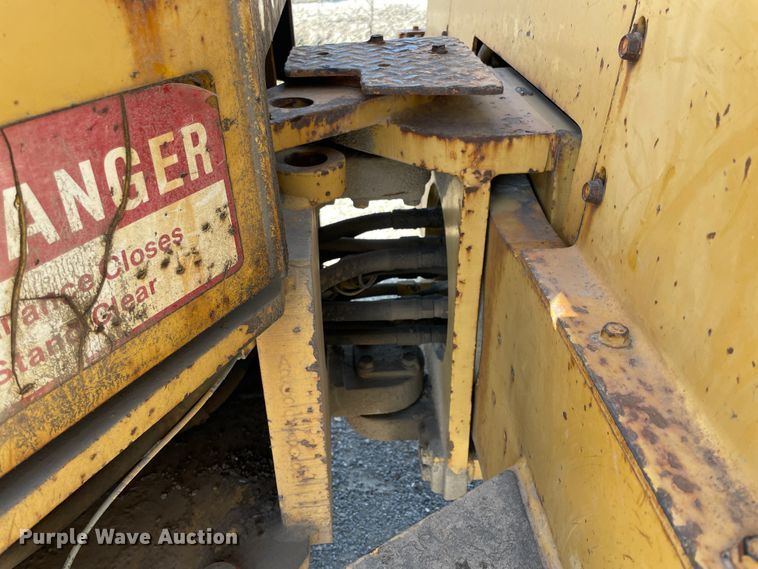 image for item II9366 Hyster C766A  double drum roller compactor