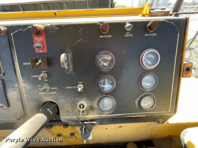 image for item II9366 Hyster C766A  double drum roller compactor