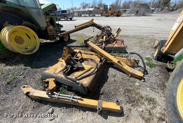 image for item II9367 (2) John Deere tractors